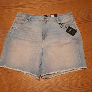 Simply Vera Wang 7" Shorts Size 18